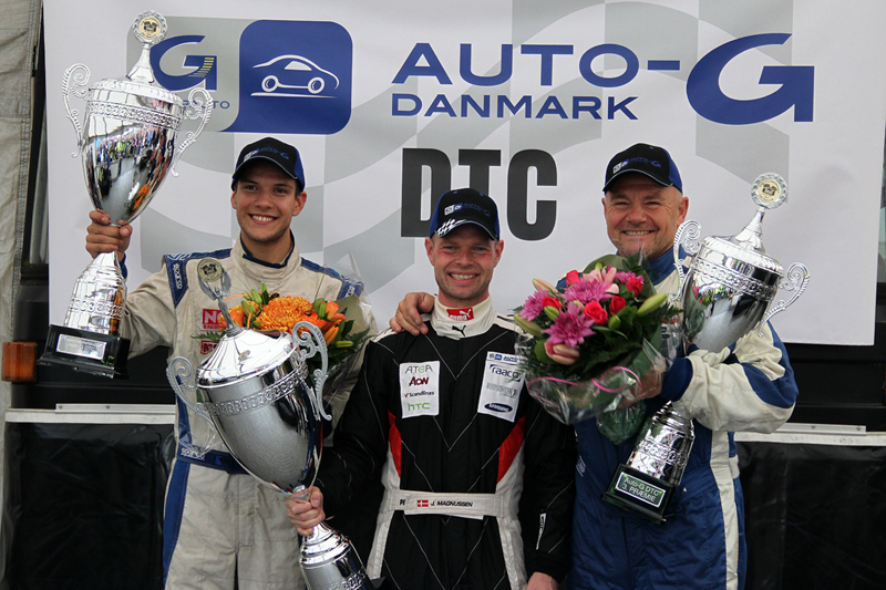 Dennis Lind fik andenpladsen i Auto-G DTC mesterskabet efter Jan Magnussen med John Nielsen på tredjepladsen.
(Foto: Jan Kaiser)